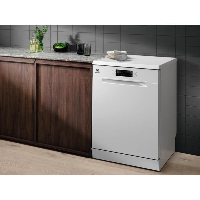 Electrolux - Trauku mašīna 60cm - ESM48310SW